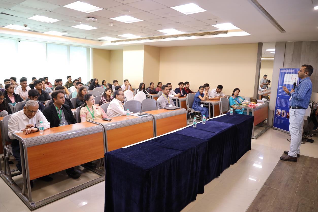 Mr. Jagdish from Balaji Infra delivering talk on challenges in project management of
highway projects